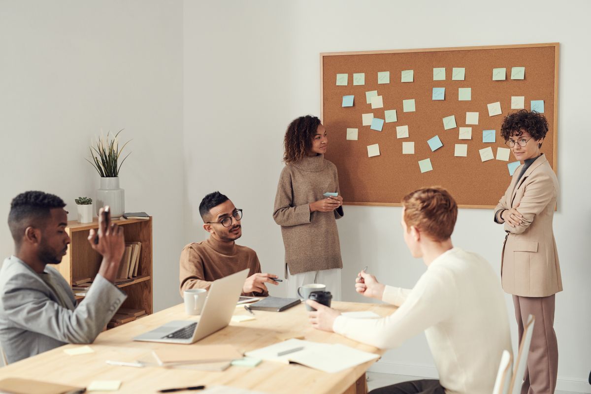 Small group session for AI profit programs